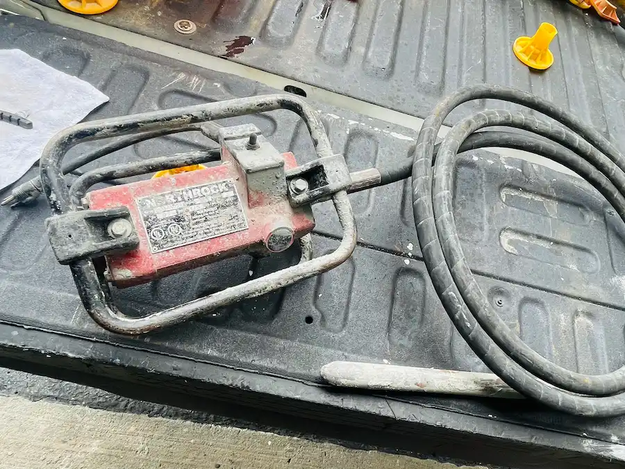 عکس ویبراتور بتن