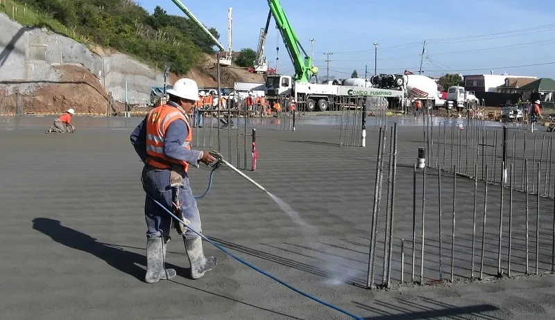 علت آب دادن به بتن